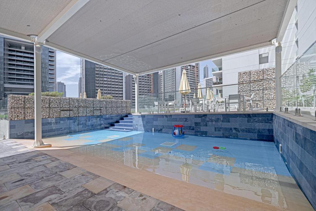 Alluring 1 Bd Apartment In Business Bay With Burj Khalifa View Dubai Exterior foto