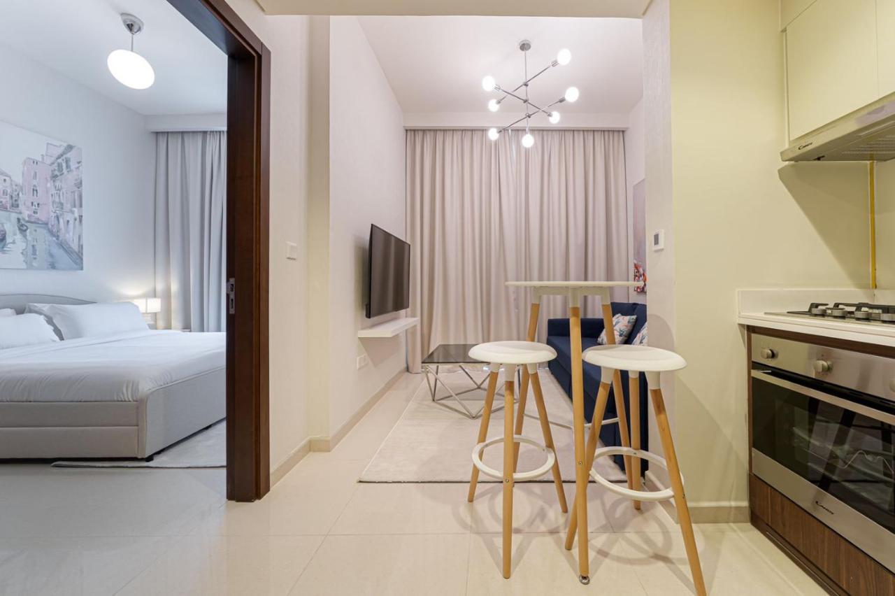 Alluring 1 Bd Apartment In Business Bay With Burj Khalifa View Dubai Exterior foto